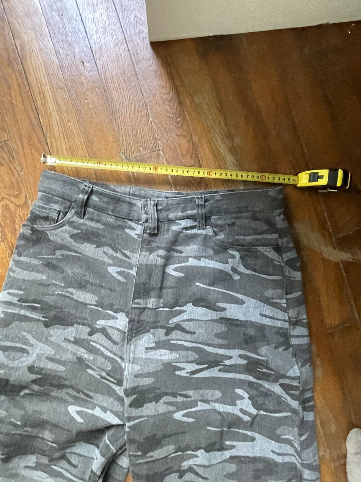 Balenciaga Balenciaga grey camo baggy jeans Size US 32 / EU 48 - 18 Thumbnail
