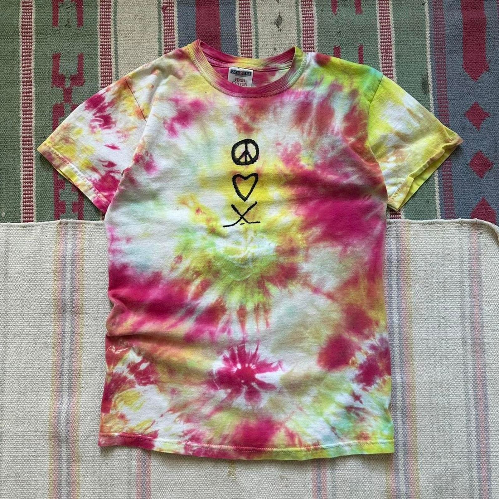 Vintage VINTAGE HAPPY HOCKEY TATTOO PEACE LOVE TIE DYE SHIRT Size US S / EU 44-46 / 1 - 1 Thumbnail