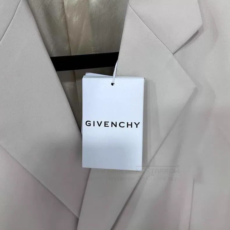 Givenchy Givenchy White Lock Closure High-End Suit Size US M / EU 48-50 / 2 - 5 Thumbnail