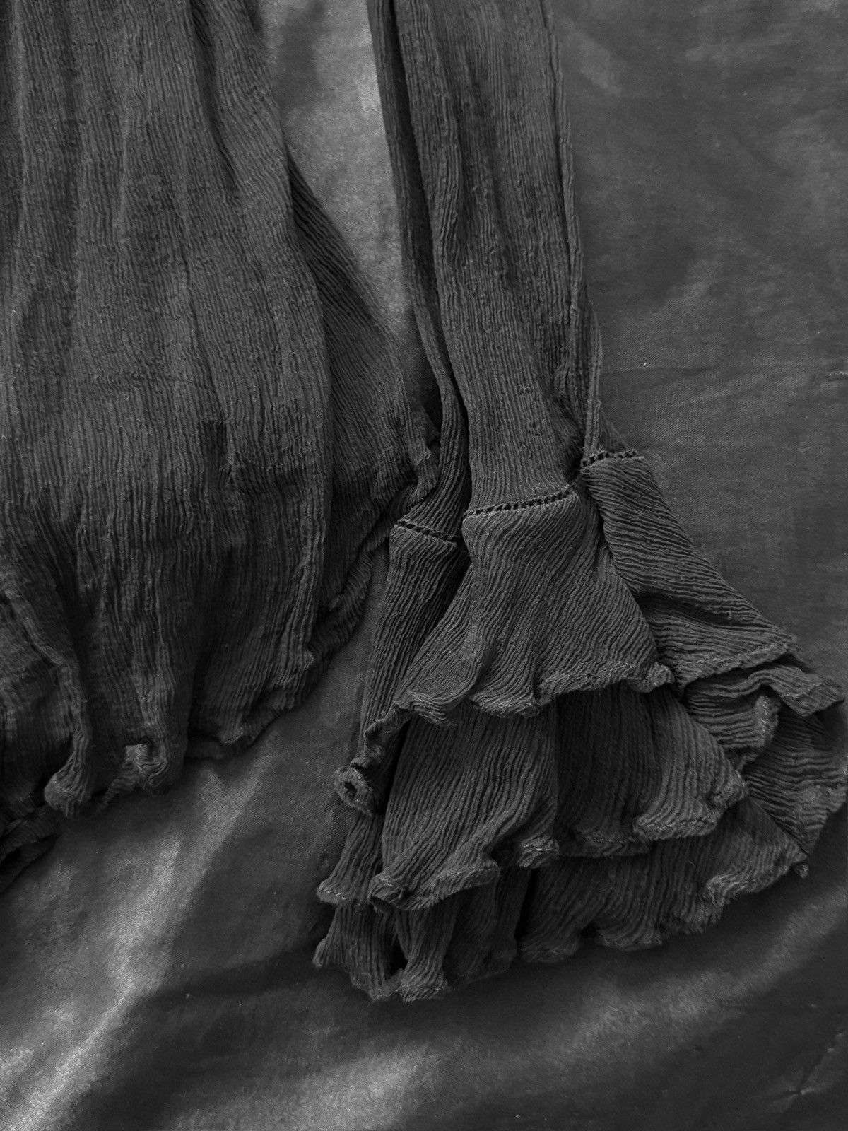 Dolce & Gabbana Dolce and Gabbana black ruffled blouse Size S / US 4 / IT 40 - 4 Thumbnail