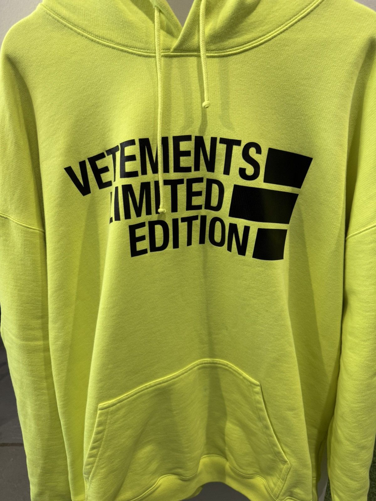 Vetements Vetements Limited Edition Hoodie Neon Size US L / EU 52-54 / 3 - 2 Thumbnail