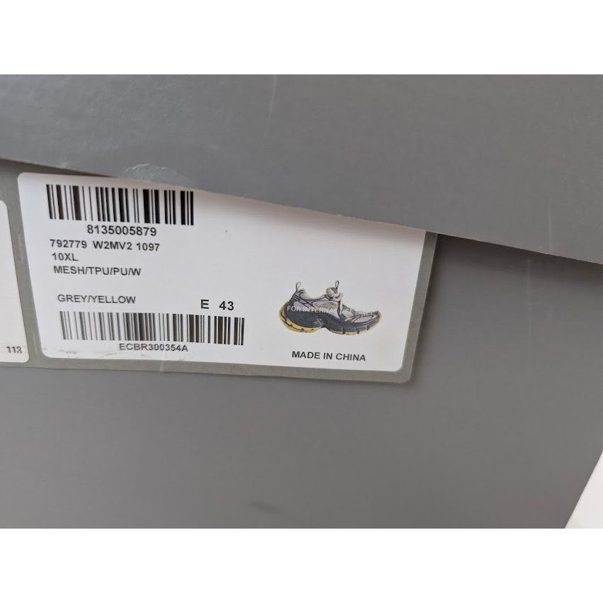Balenciaga o1rshd1 10XL Low Top Sneaker in Grey / Yellow Size US 10 / EU 43 - 21 Thumbnail