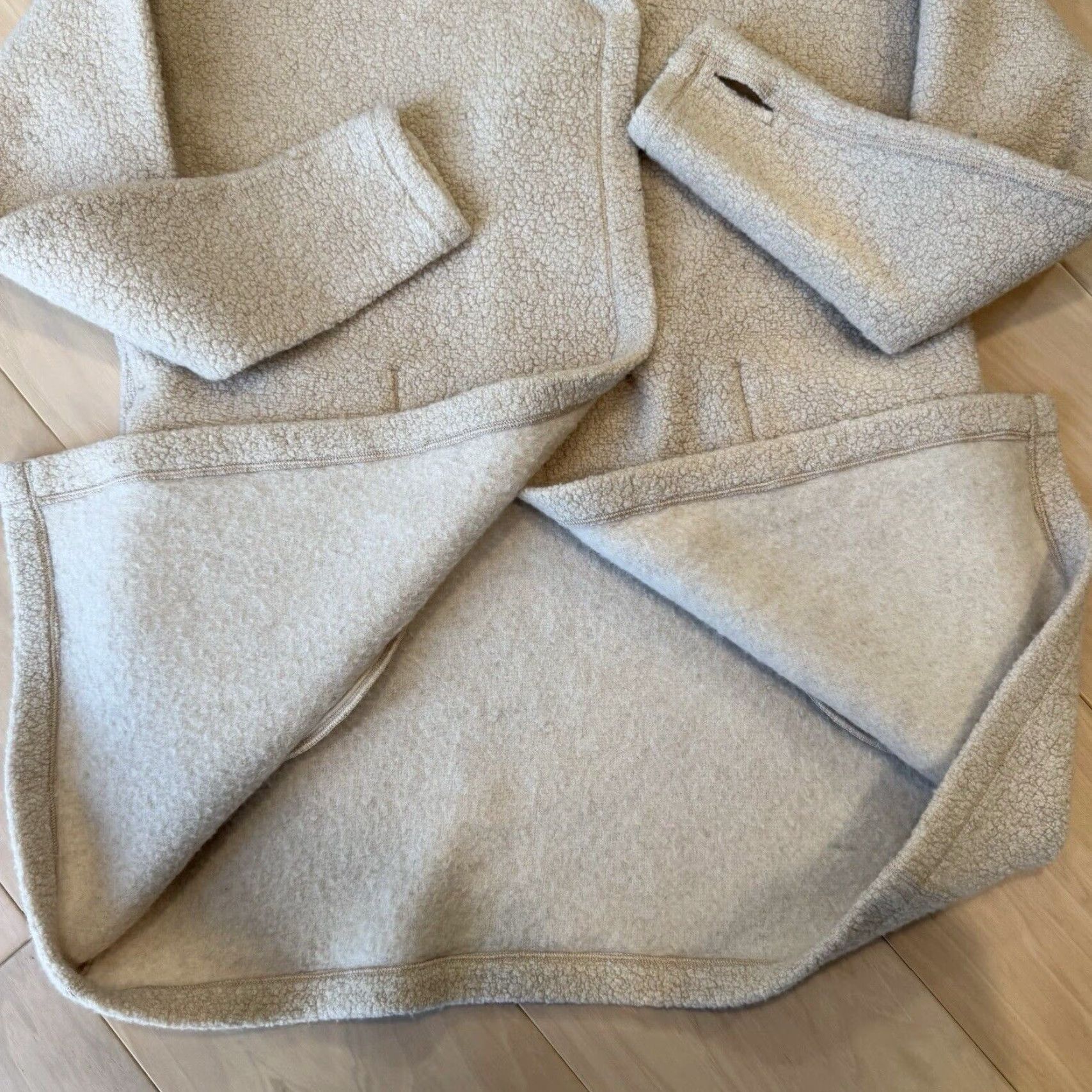 Lululemon Lululemon Sincerely Sherpa Wrap Women's S Beige Open Sweater Glam Athleisure Size S / US 4 / IT 40 - 6 Thumbnail