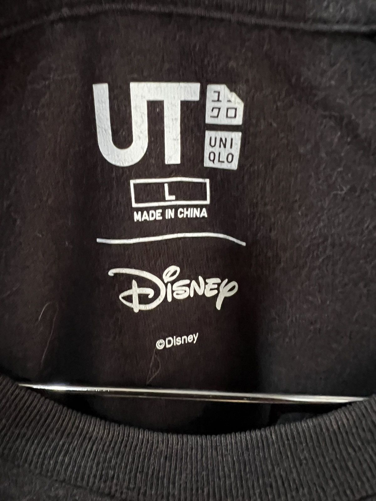 Disney 🔥Sun Faded Uniqlo Disney Pirates of The Carribean Tee Size US M / EU 48-50 / 2 - 12 Thumbnail
