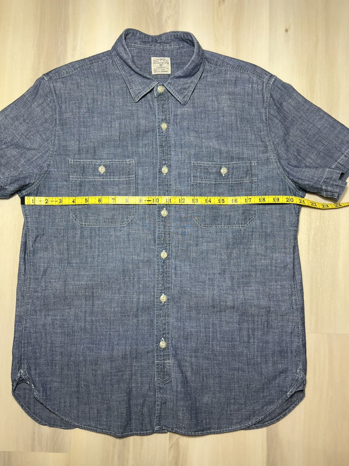 J.Crew J Crew Chambray Shirt Sz L Blue S/S Button Up Barn Shirt Size US L / EU 52-54 / 3 - 5 Thumbnail