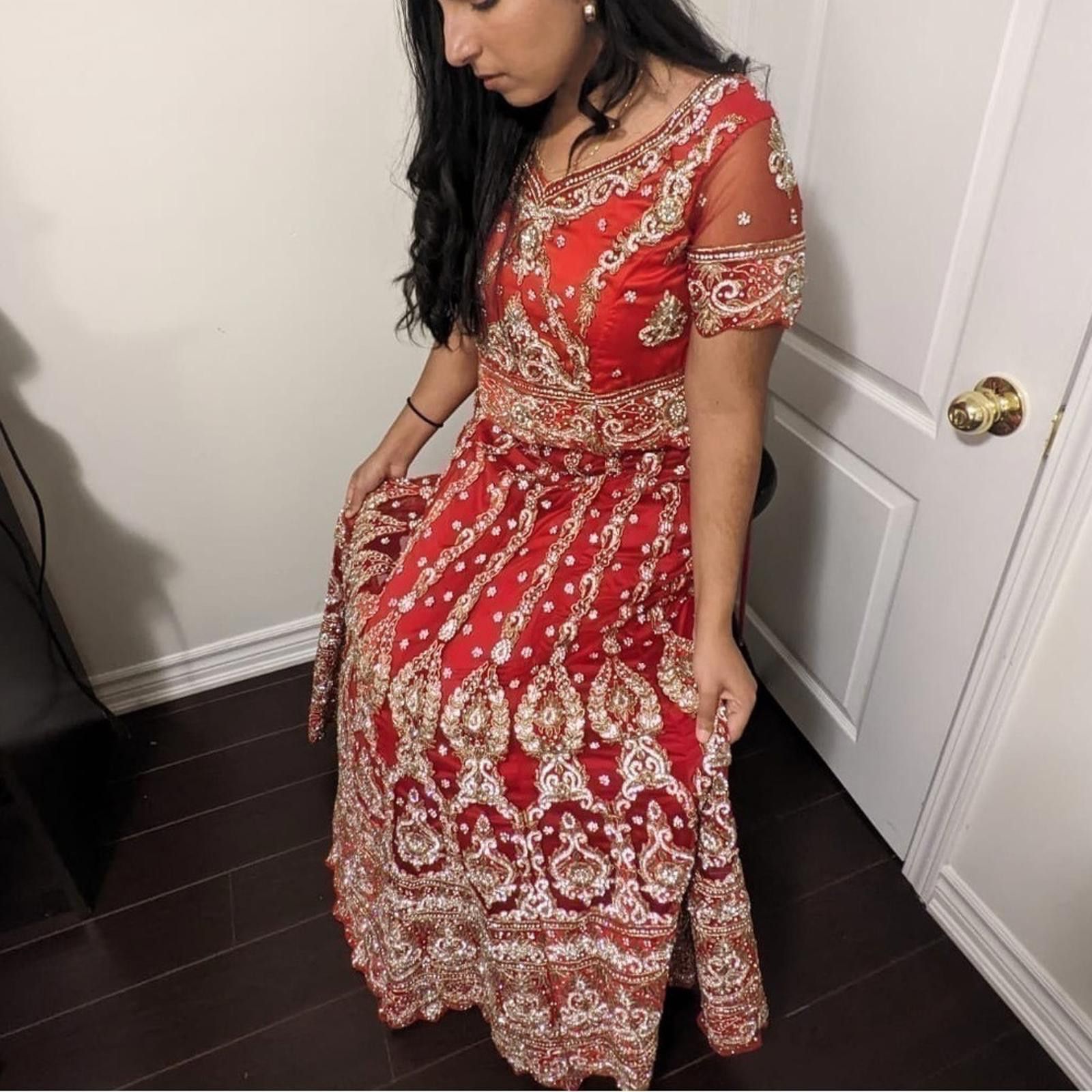 Designer Luxury Bridal Pakistani/ Indian Lehenga w Dupatta Size M / US 6-8 / IT 42-44 - 12 Thumbnail