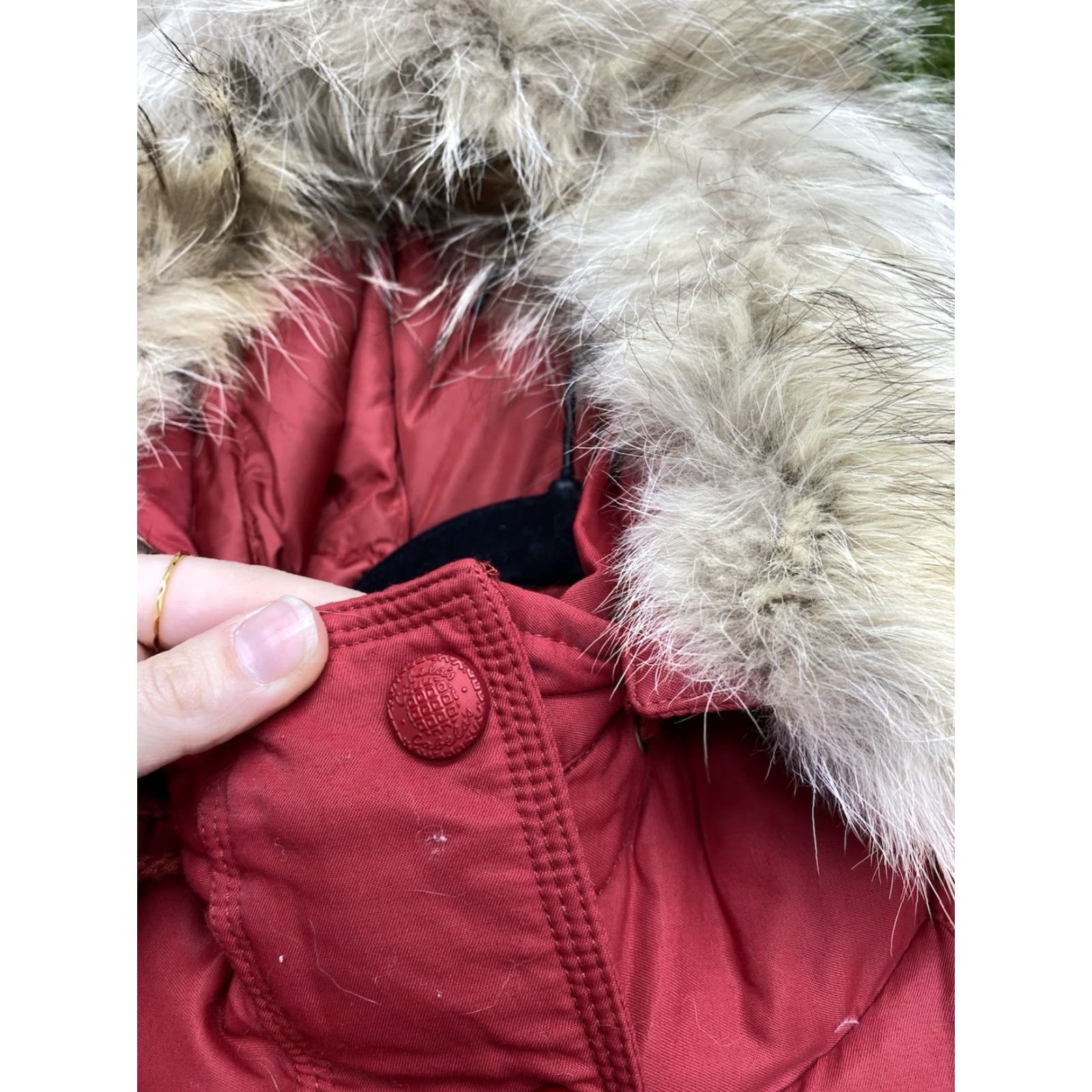 Vintage VINTAGE Cabela's Goose Down Parka Jacket Womens Small Coyote Fur Hood Red Winter Coat Size S / US 4 / IT 40 - 7 Thumbnail