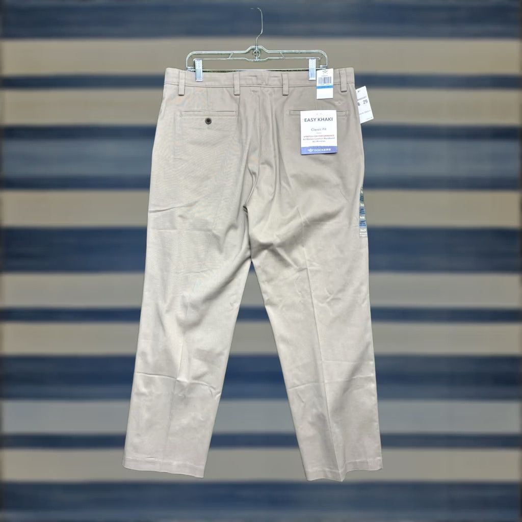 Dockers DOCKERS Khakis Pants Mens 36x29 Pleated Cuffed Classic Fit Beige NWT City Preppy Vintage: No? (Oops) Size US 36 / EU 52 - 1 Thumbnail