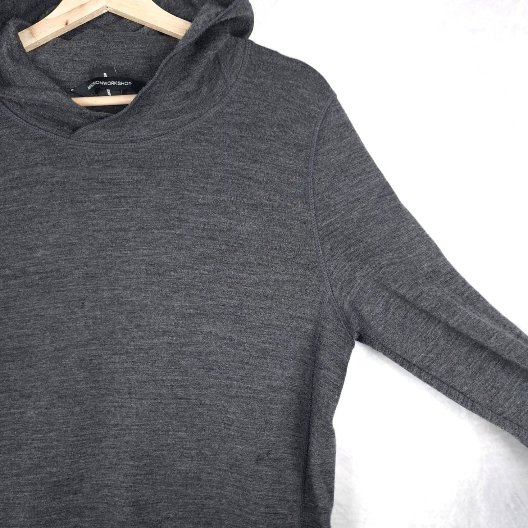 Mission Workshop Mission Workshop Shirt Mens Small Gray Wool Hooded T-Shirt Hooded Shirt Gorpcore Fall Winter Outdoor Sports Size US S / EU 44-46 / 1 - 3 Thumbnail