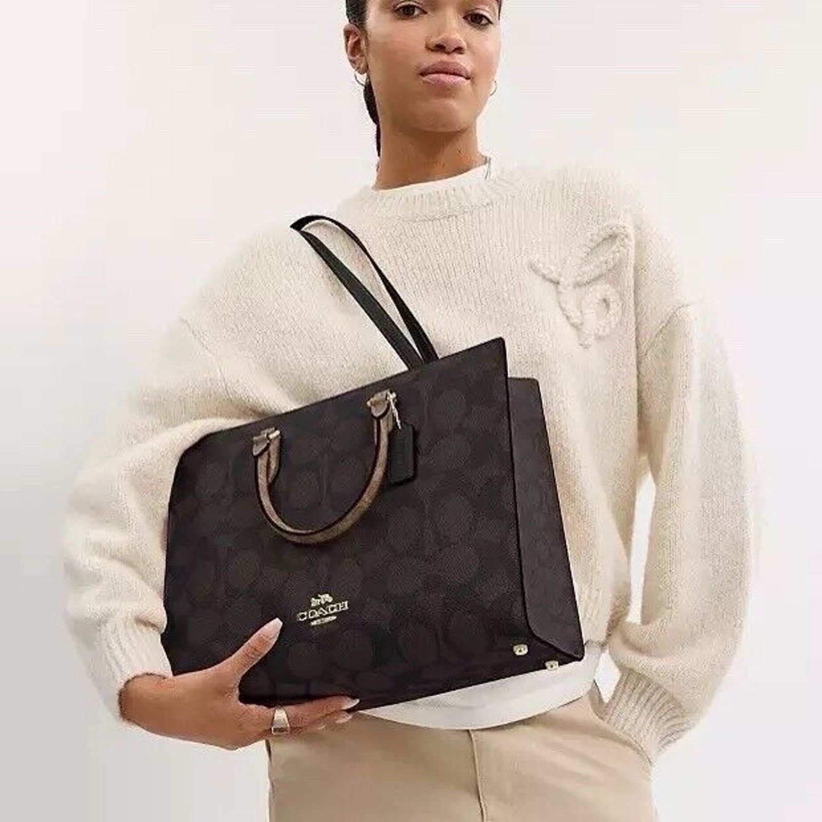 Coach NWT Coach Maggie Tote Bag In Blocked Signature Canvas CY677 Size ONE SIZE - 8 Thumbnail