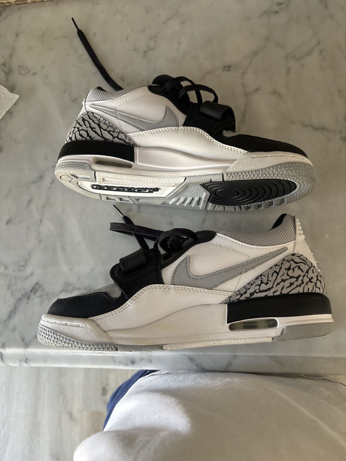 Jordan Brand Jordan Legacy 312 Low White Smoke Grey (Gs) 5.5y used Size US 5.5 / EU 38 - 2 Thumbnail