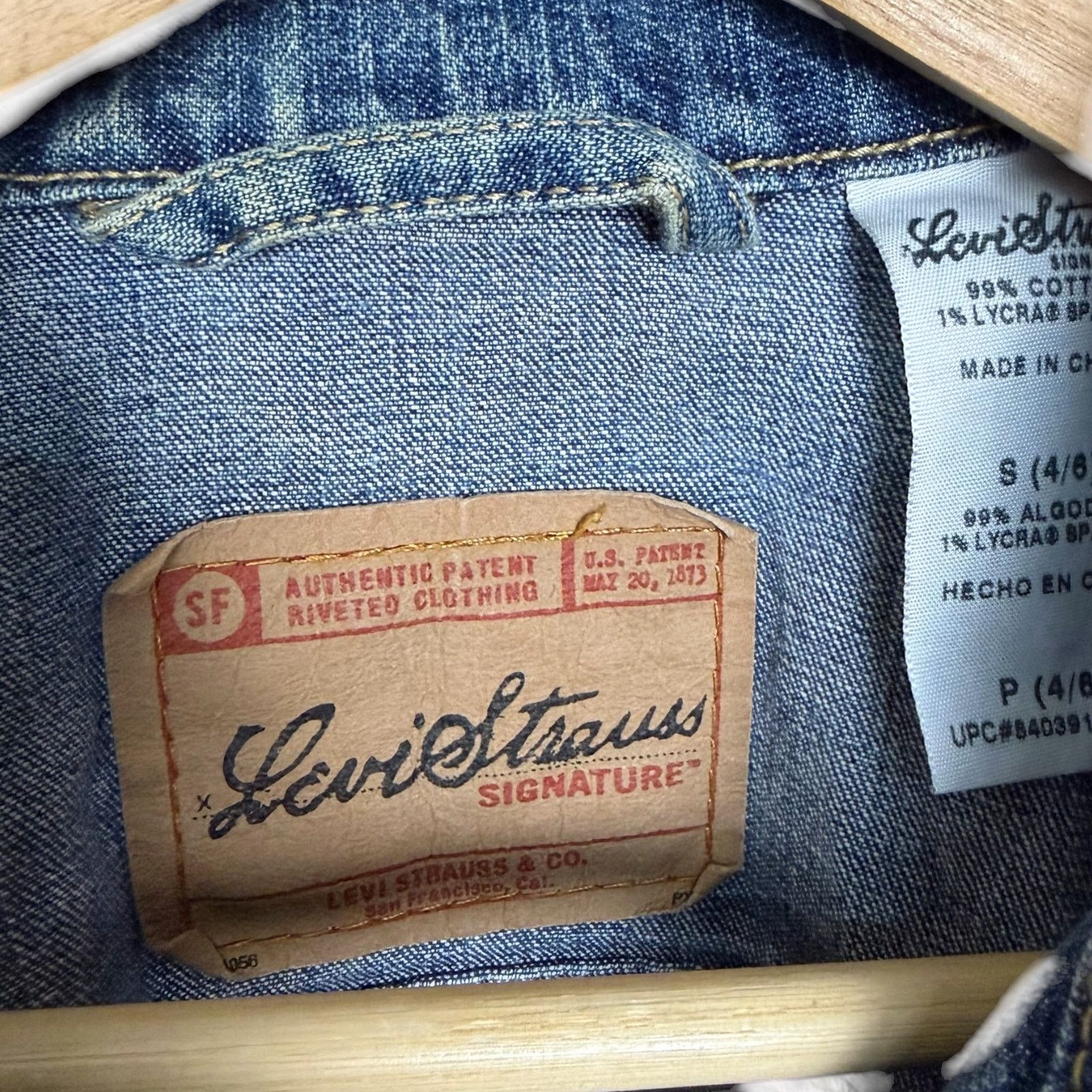 Levi's Levi Strauss Women's Small 4/6 Light Denim Jean Trucker Size S / US 4 / IT 40 - 5 Thumbnail