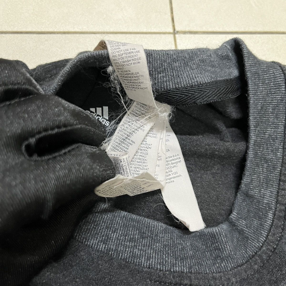 Adidas Adidas Logo Square T Shirt Size US S / EU 44-46 / 1 - 7 Thumbnail