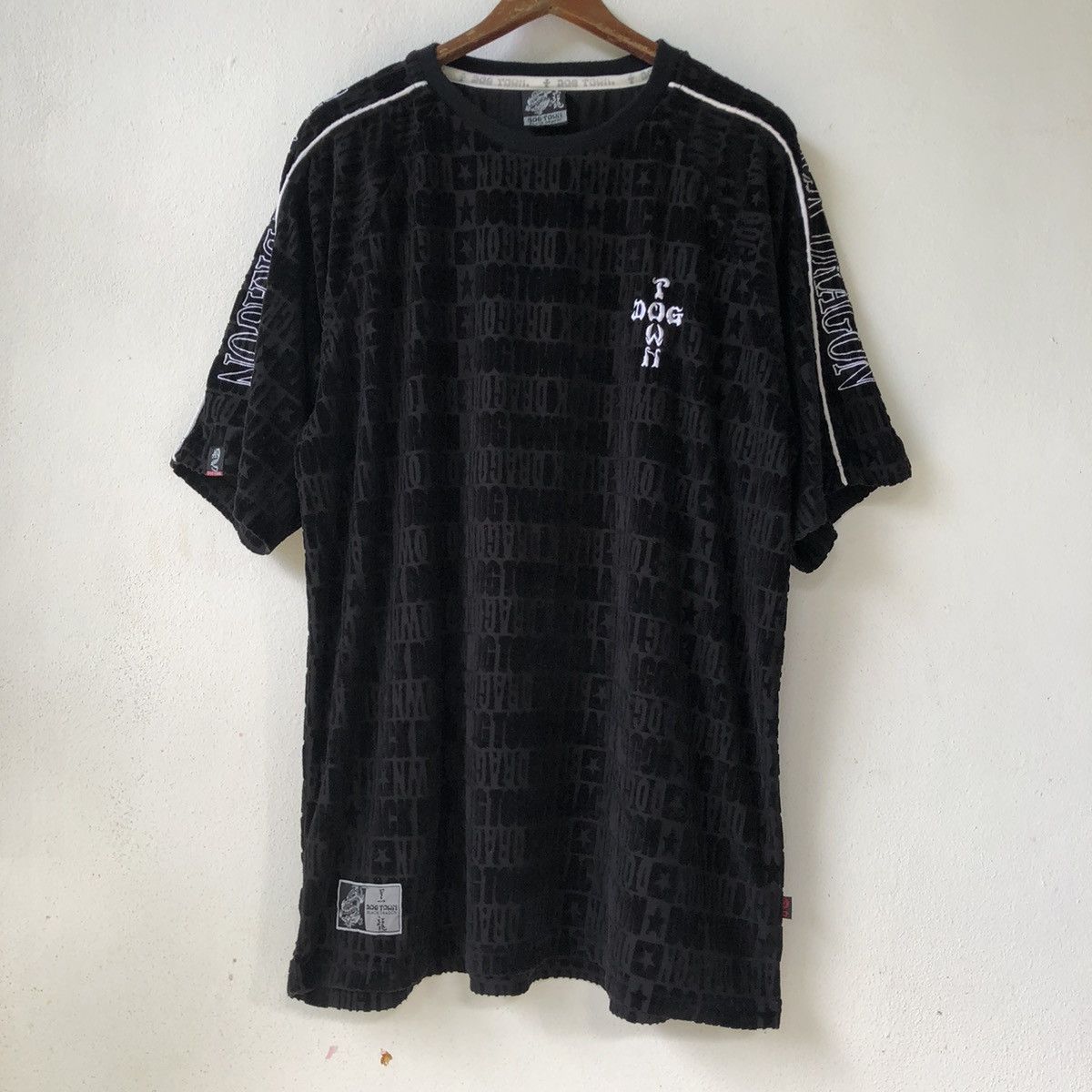 Dogtown DOG TOWN BLACK DRAGON Vintage Velour Embroidered Tee Size US XL / EU 56 / 4 - 3 Thumbnail