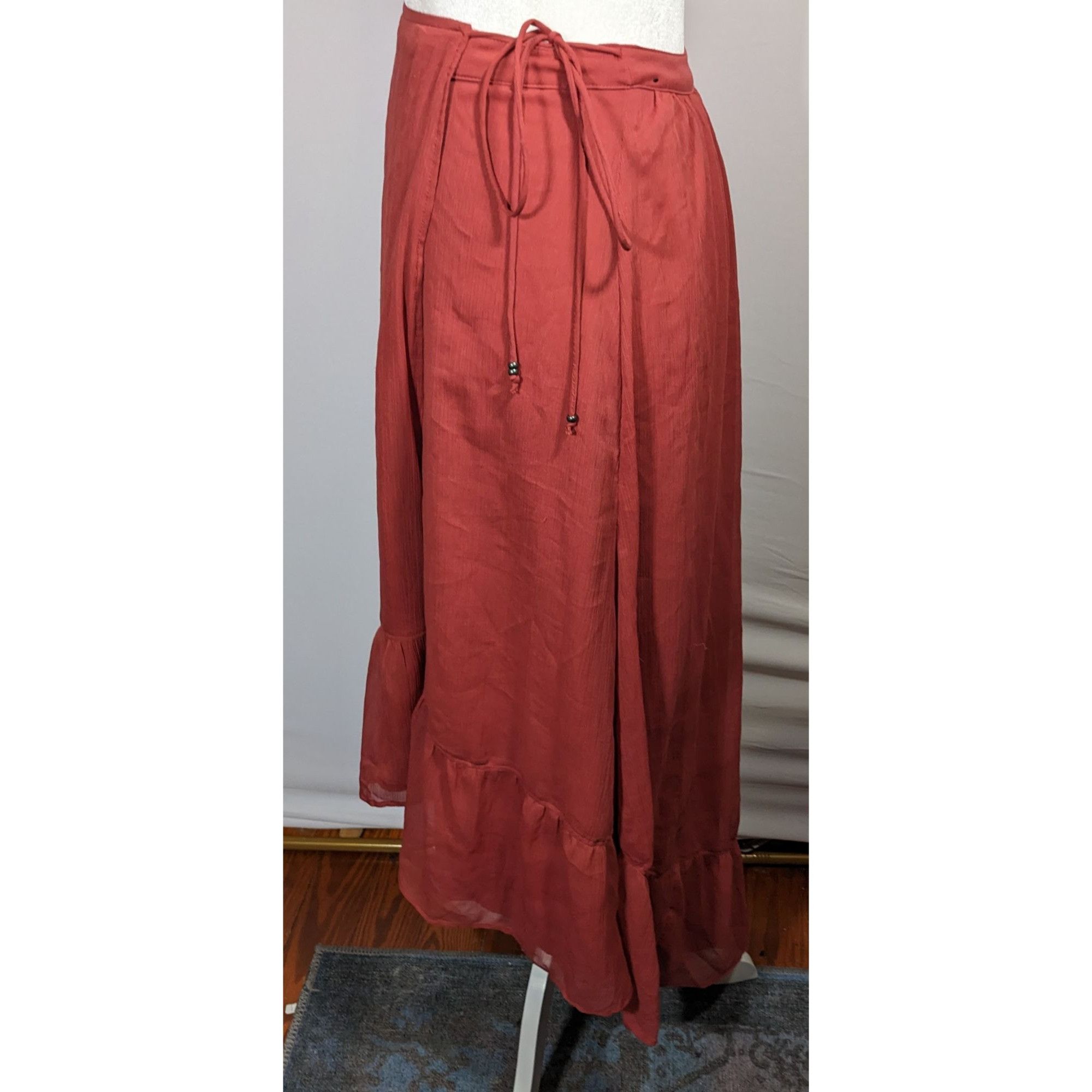 Abercrombie & Fitch Abercrombie & Fitch Preppy Boho Burgundy Ruffled Wrap Skirt Size 25" / US 0 / IT 36 - 9 Thumbnail