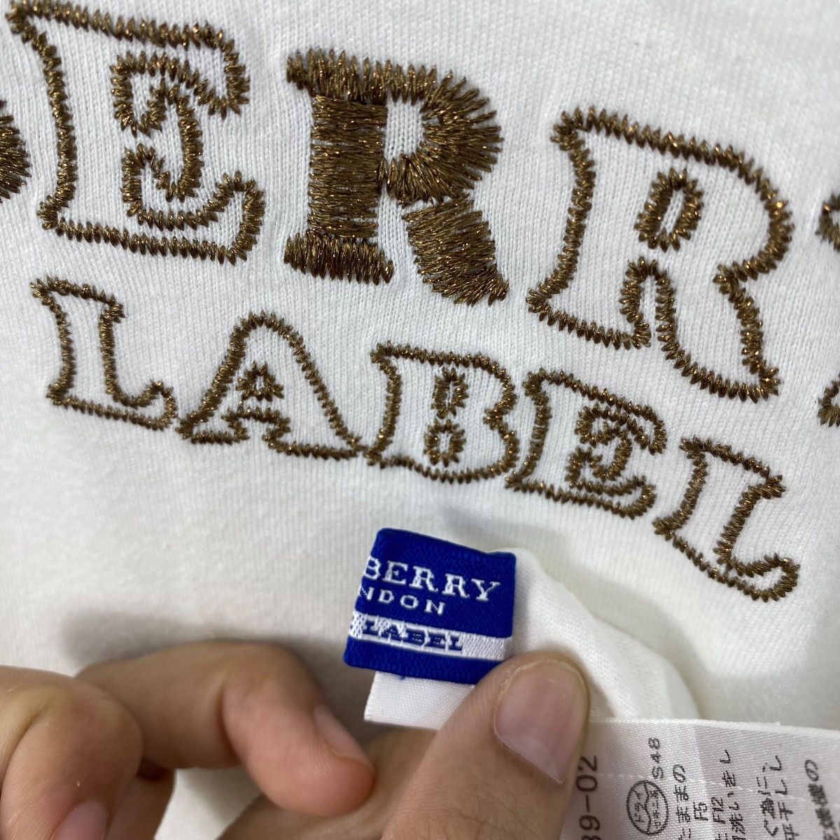 Burberry × Designer × Vintage Vintage BURBERRY LONDON Blue Label Embroidery Logo Tee Size S / US 4 / IT 40 - 7 Thumbnail