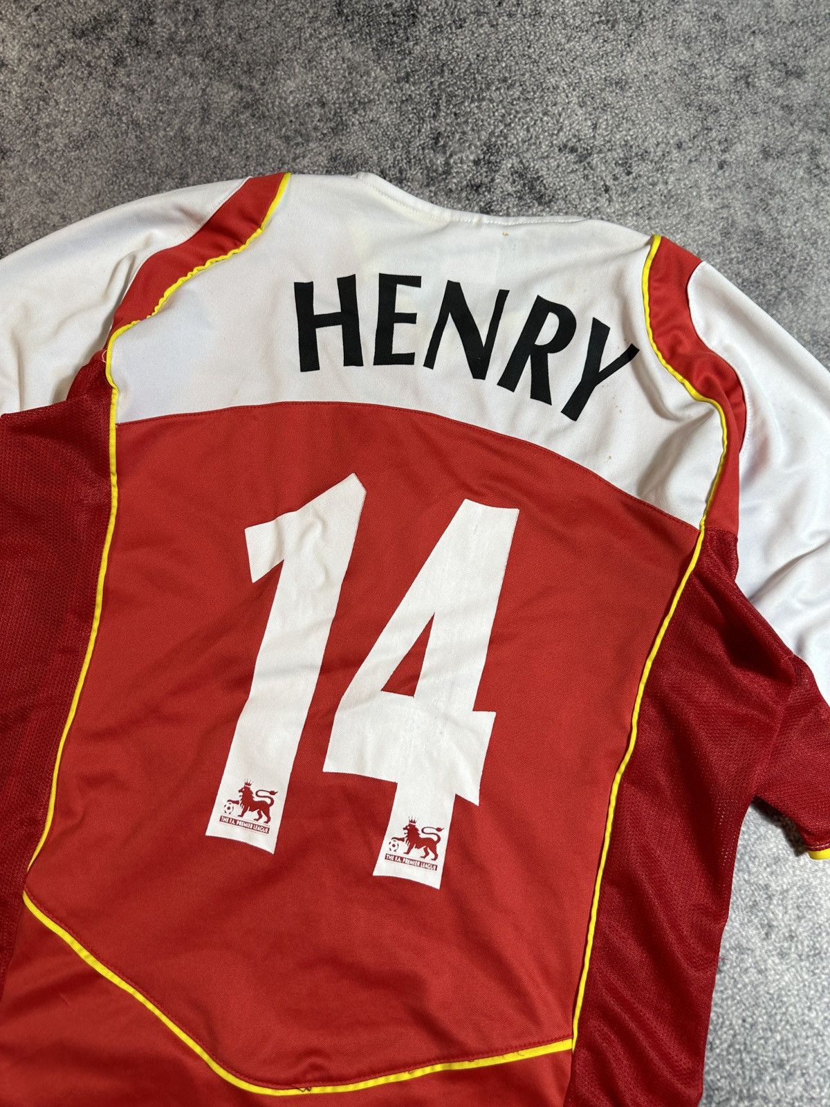 Vintage Vintage Arsenal Henry 14 O2 Soccer Jersey Blokecore Rare L Size US L / EU 52-54 / 3 - 2 Thumbnail