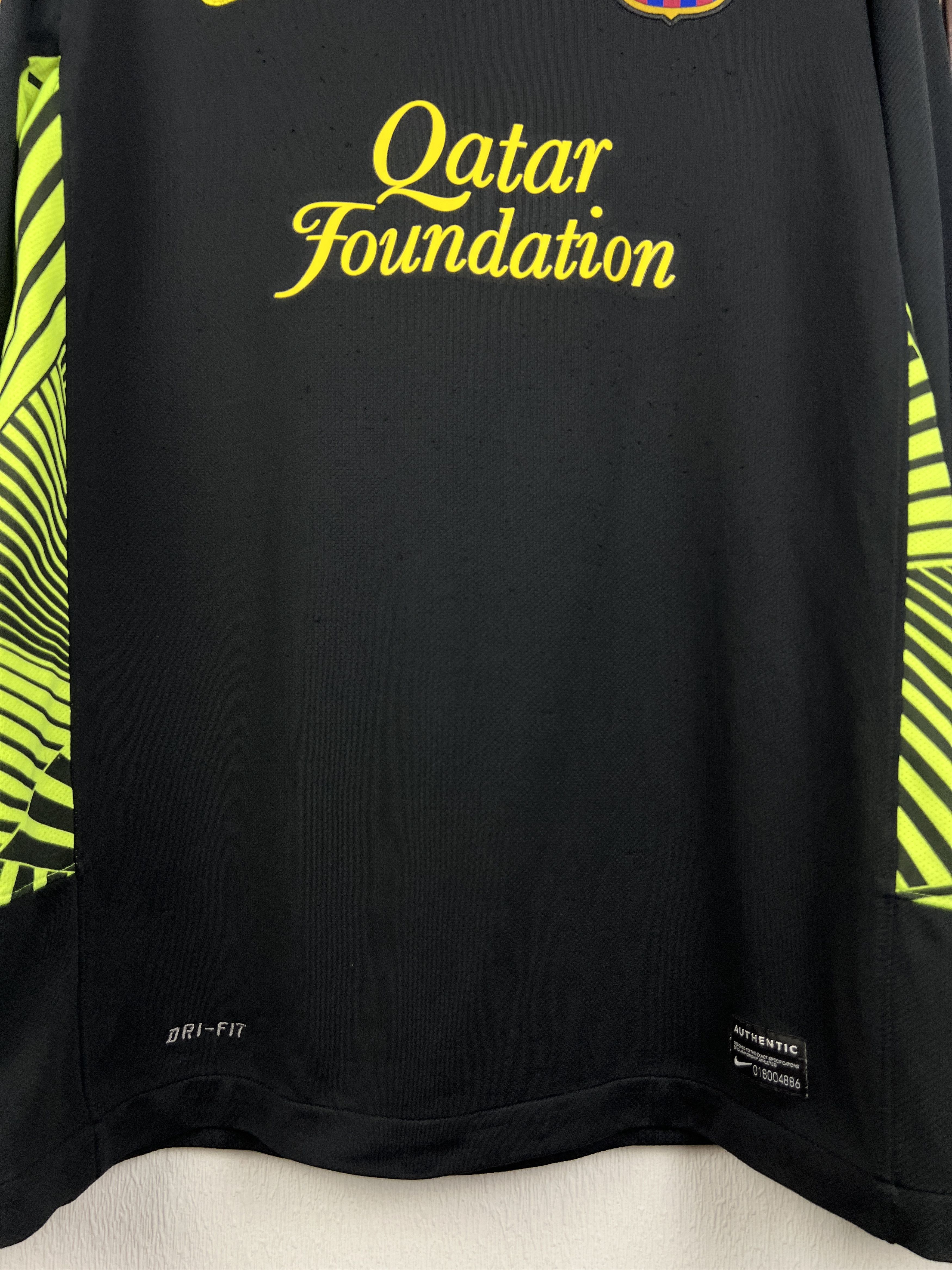 Nike Barcelona Goalkeeper football shirt Soccer Jersey Trikot Size US M / EU 48-50 / 2 - 7 Thumbnail
