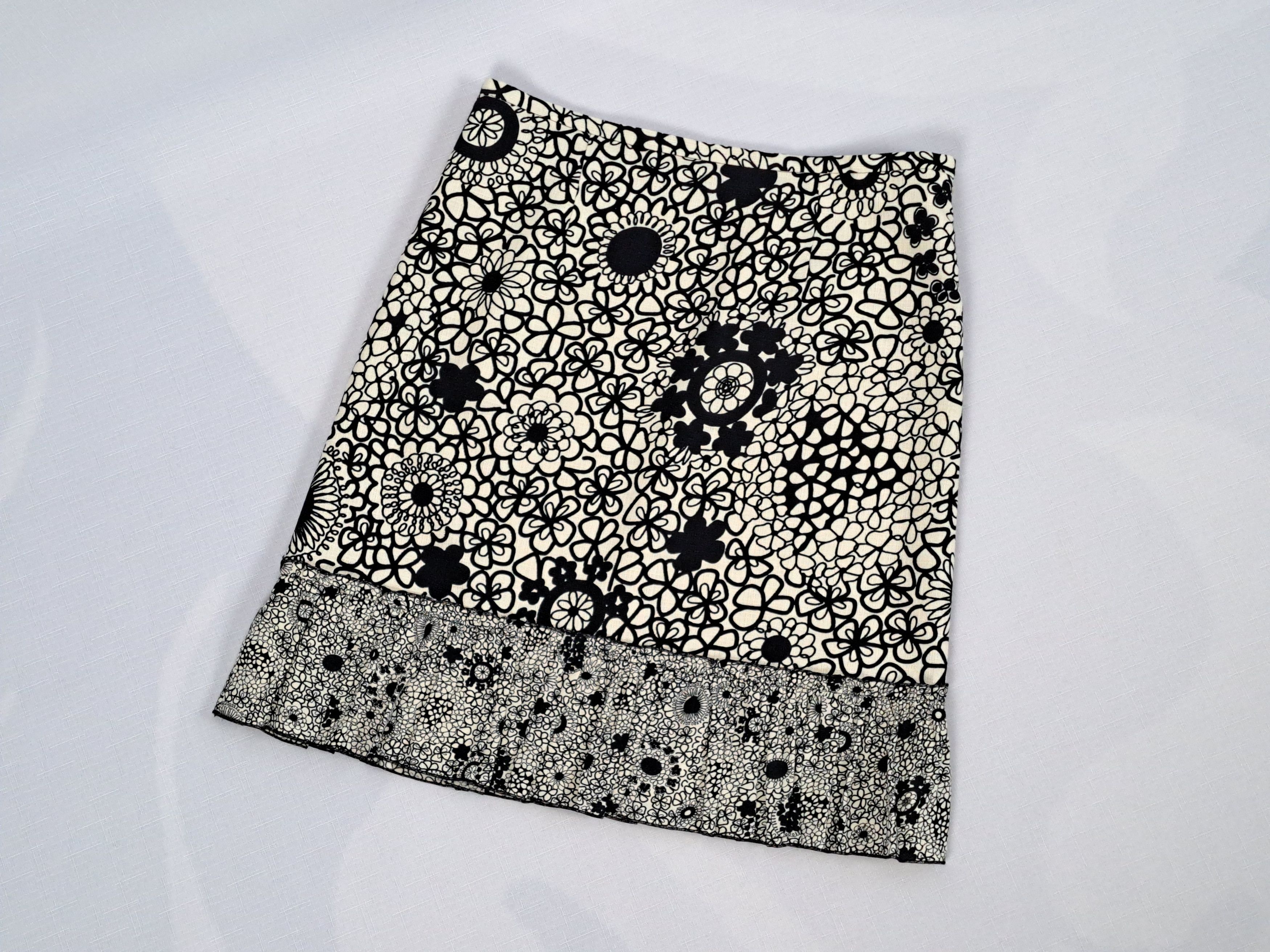 Moschino × Vintage Moschino Cheap&Chic vintage flower skirt. Size 46IT Size 32" / US 10 / IT 46 - 6 Thumbnail