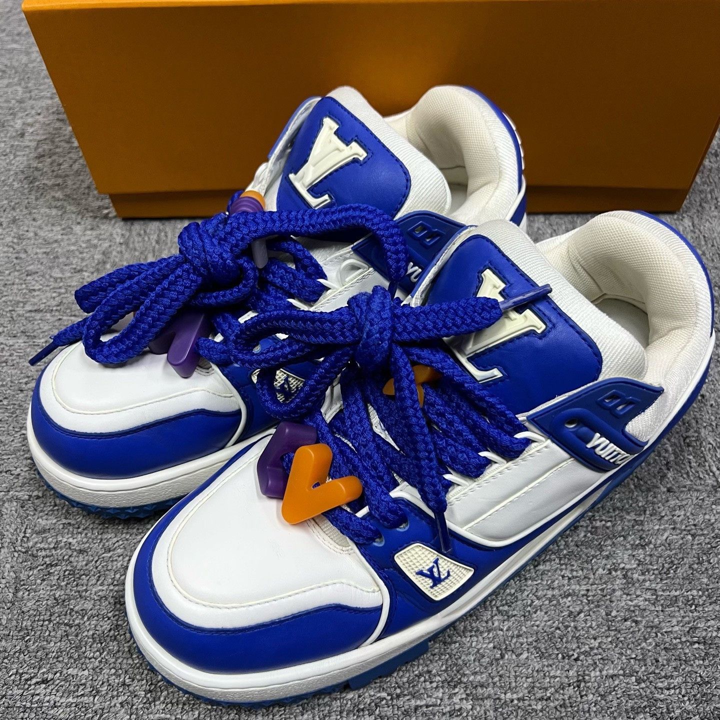 Louis Vuitton Louis Vuitton Blue Lowtop Sneakers 9.5 Men Size US 9.5 / EU 42-43 - 1 Thumbnail