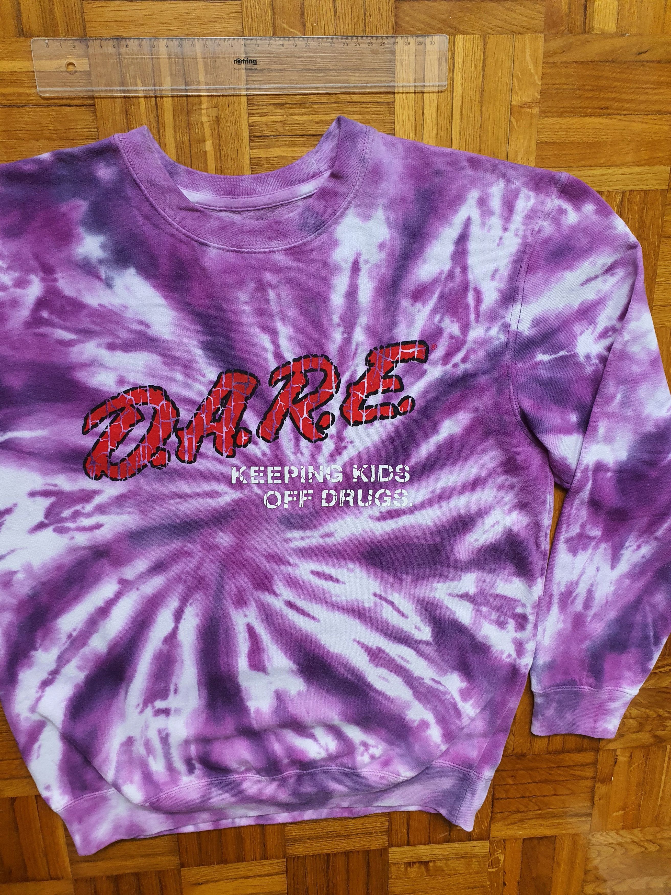 D.A.R.E Official Purple Spiral Tie-Dye Sweatshirt Pullover Size US M / EU 48-50 / 2 - 3 Thumbnail
