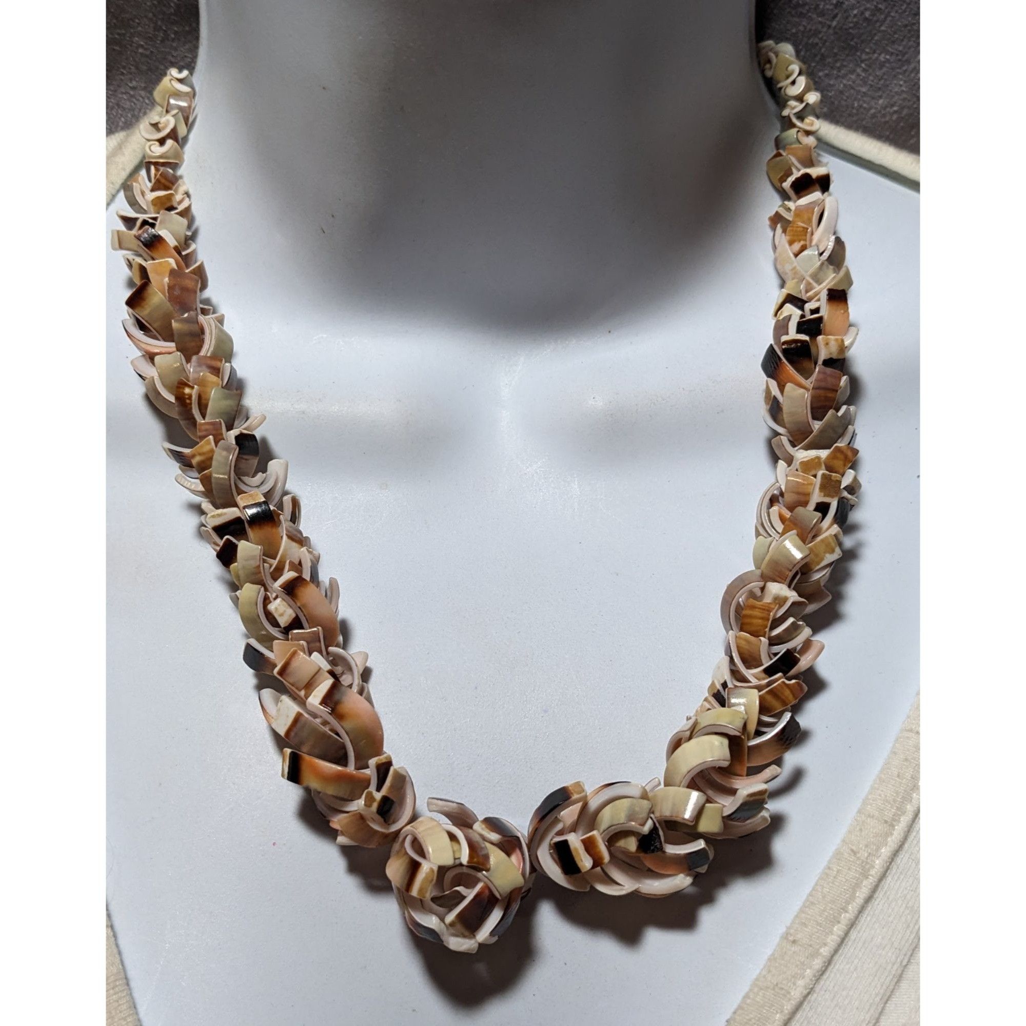 Other Vintage Shell Slice Beaded Summer Necklace Size ONE SIZE - 5 Thumbnail