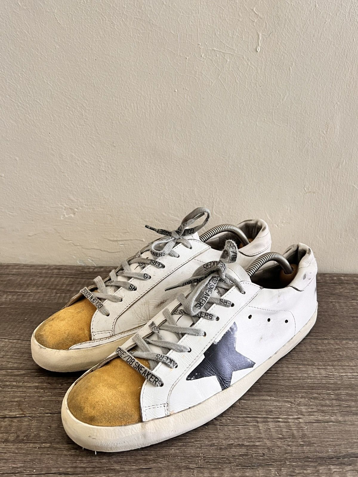 Golden Goose Superstar Sneakers Size US 10 / EU 43 - 2 Thumbnail
