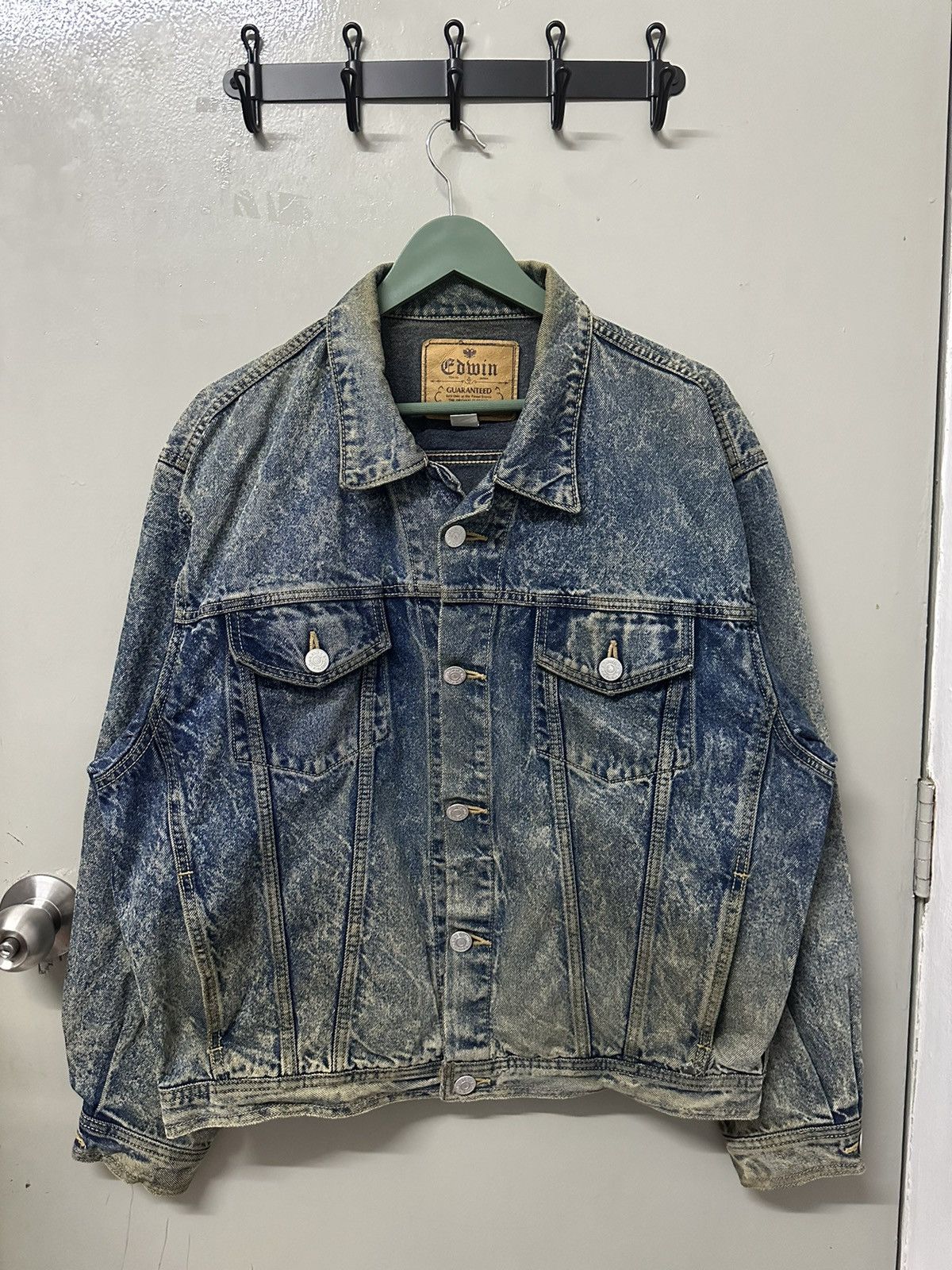 Edwin × Vintage Vintage EDWIN Distressed Denim Jacket Size US L / EU 52-54 / 3 - 1 Thumbnail