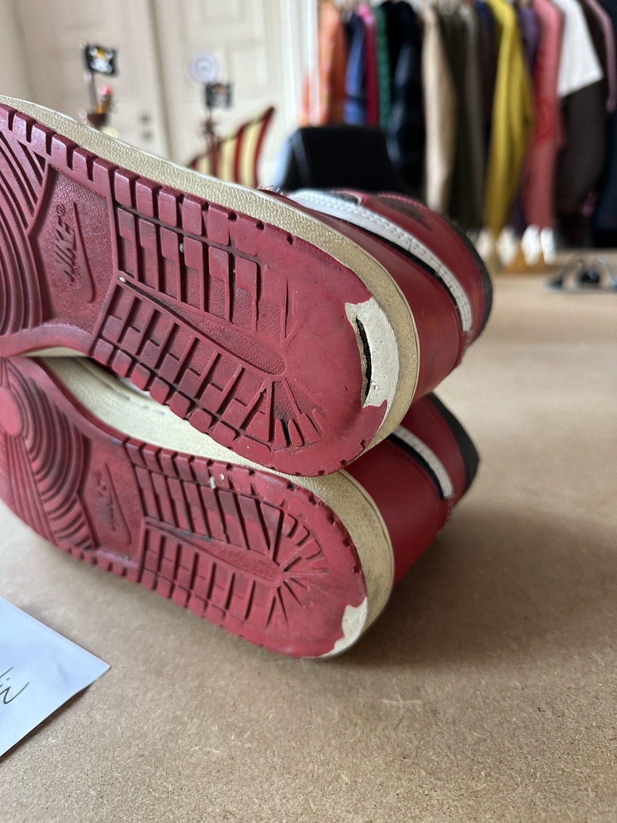 Jordan Brand Jordan 1 OG Chicago 1985 Size US 8.5 / EU 41-42 - 11 Thumbnail