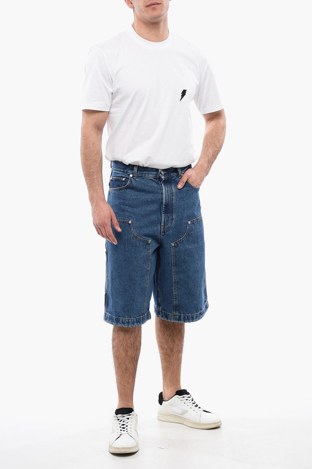 Palm Angels og1mm0825 Multipocketed Mid Wash Denim Short in Blue Size US 33 - 4 Thumbnail