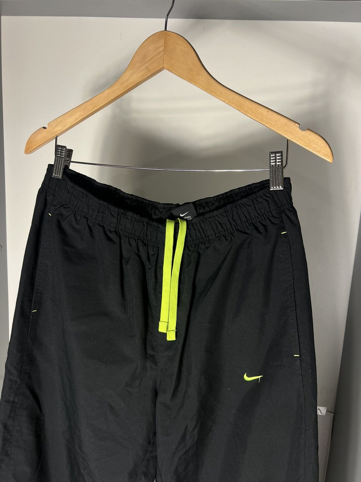 Nike VINTAGE NIKE NYLON RETRO SWEATPANTS DRILL SWOOSH Y2K 90s SK8 Size US 32 / EU 48 - 8 Thumbnail