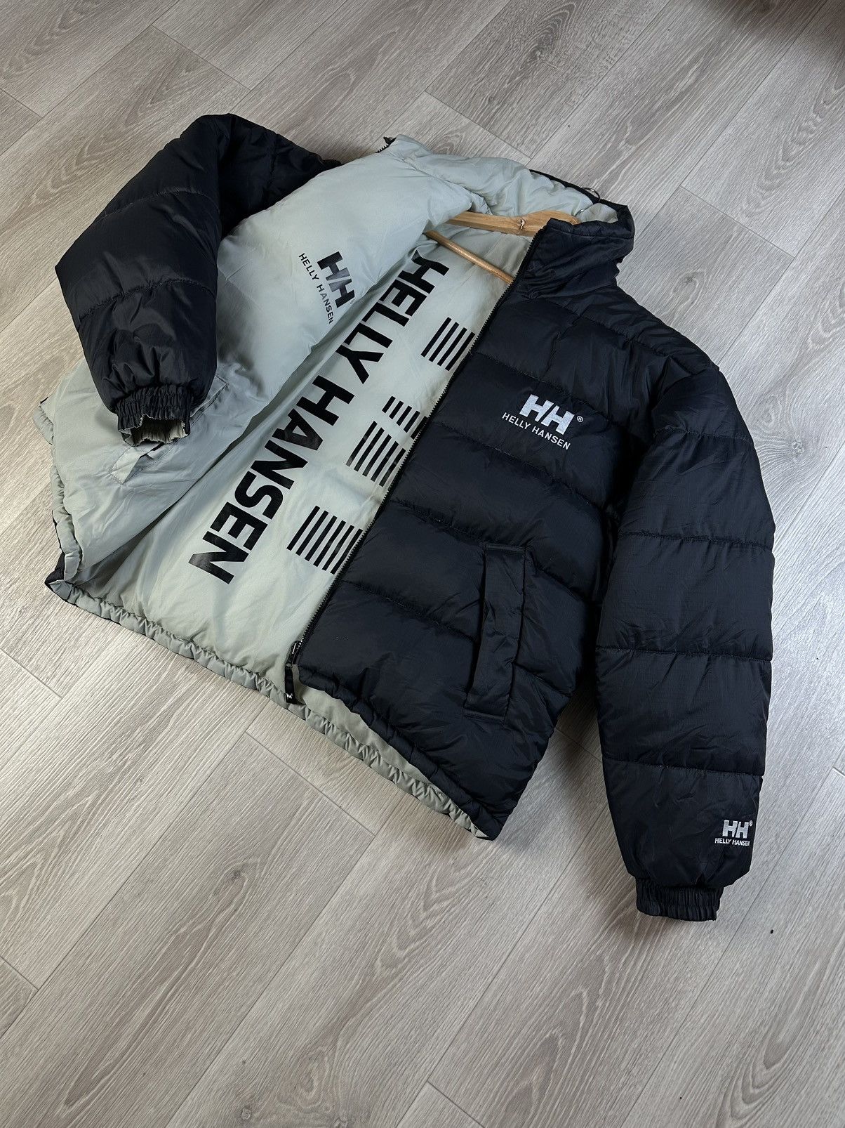 Helly Hansen Vintage Helly Hansen Double-sided Down Jacket puffer Size US XL / EU 56 / 4 - 4 Thumbnail