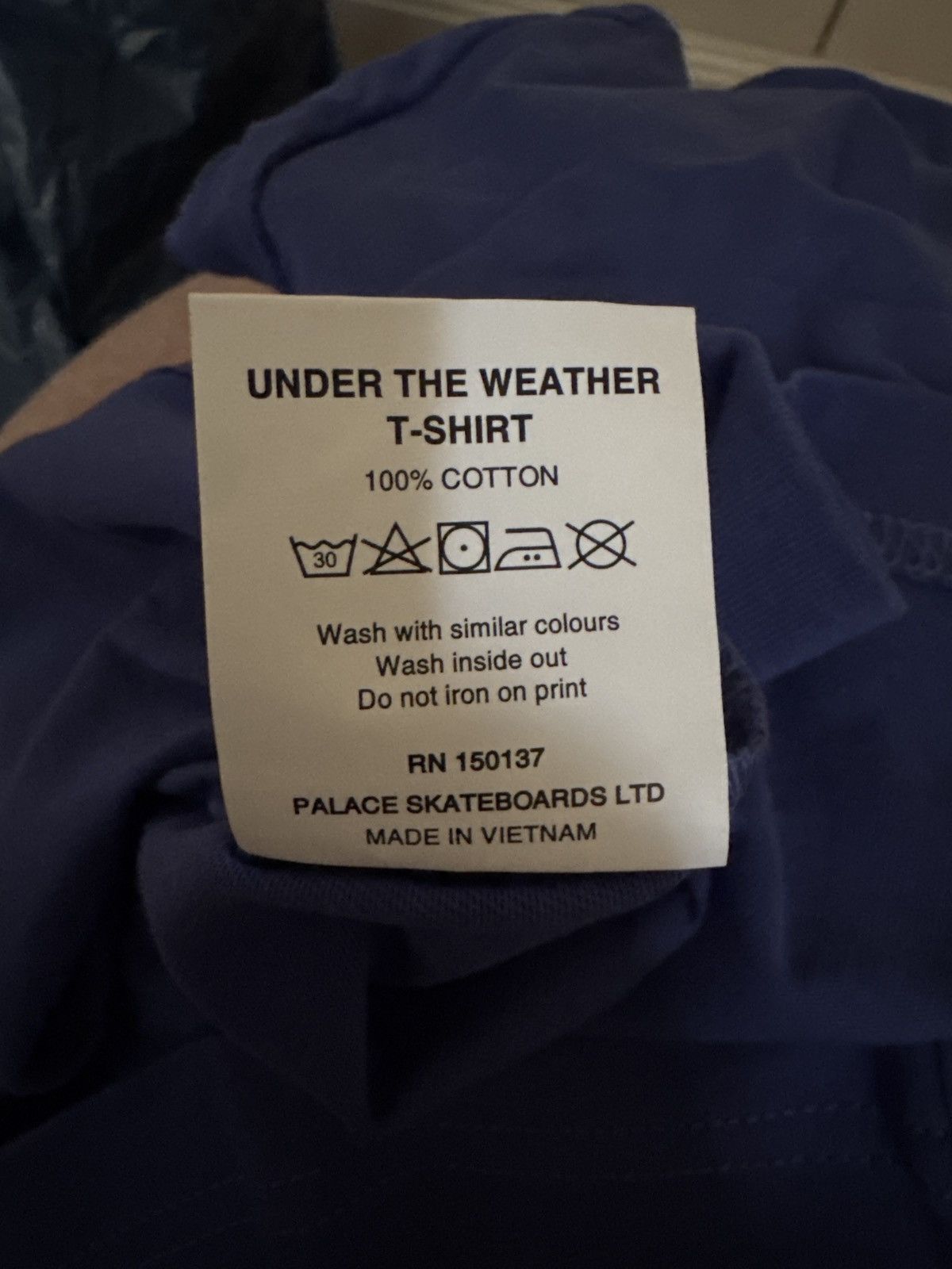 Palace UNDER THE WEATHER T-SHIRT ULTRA SIZE SMALL Size US S / EU 44-46 / 1 - 5 Thumbnail