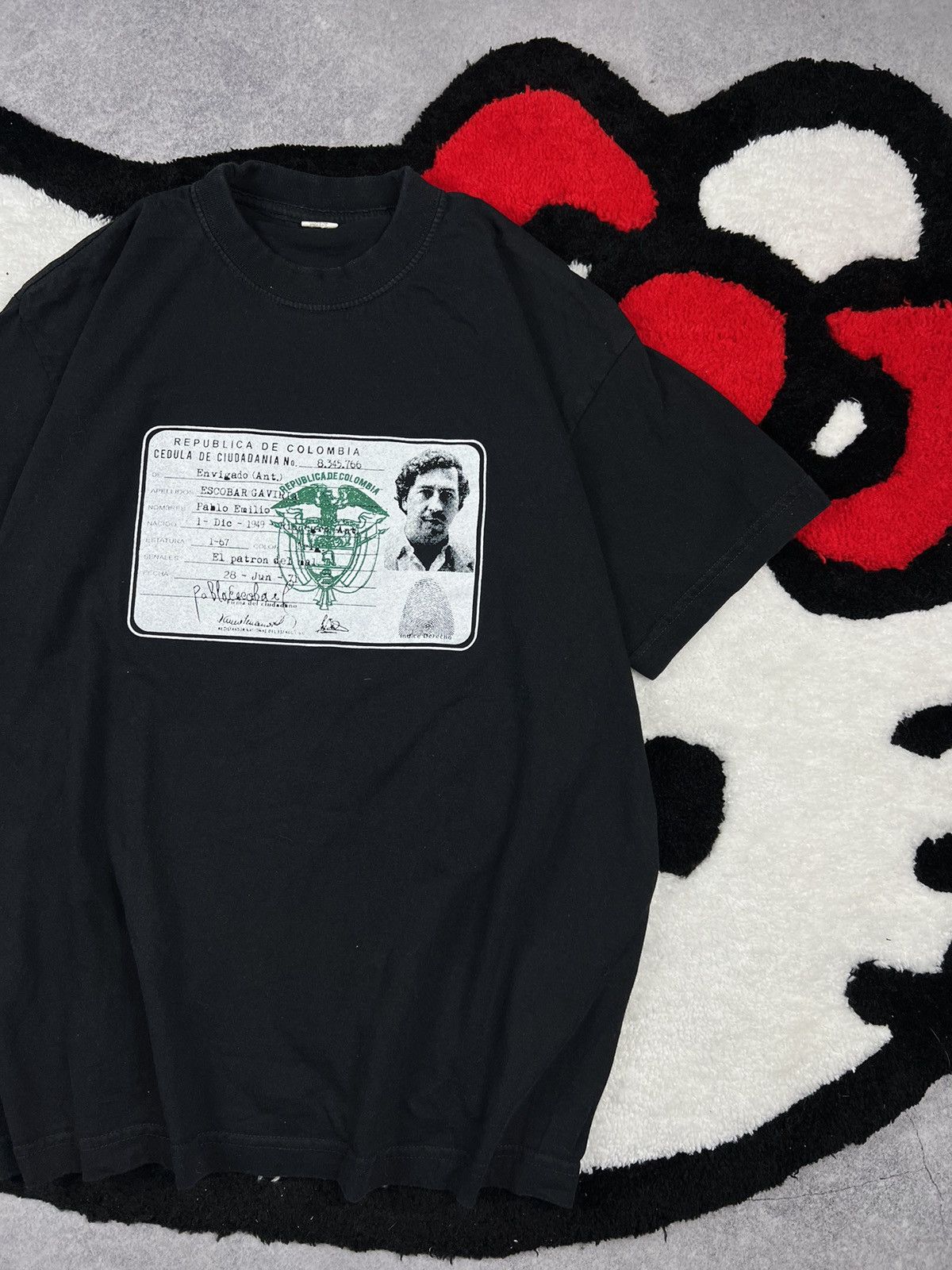 Vintage Crazy Y2K Vintage Pablo Escobar Cocaine Drug Dealer Tee Size US XL / EU 56 / 4 - 3 Thumbnail