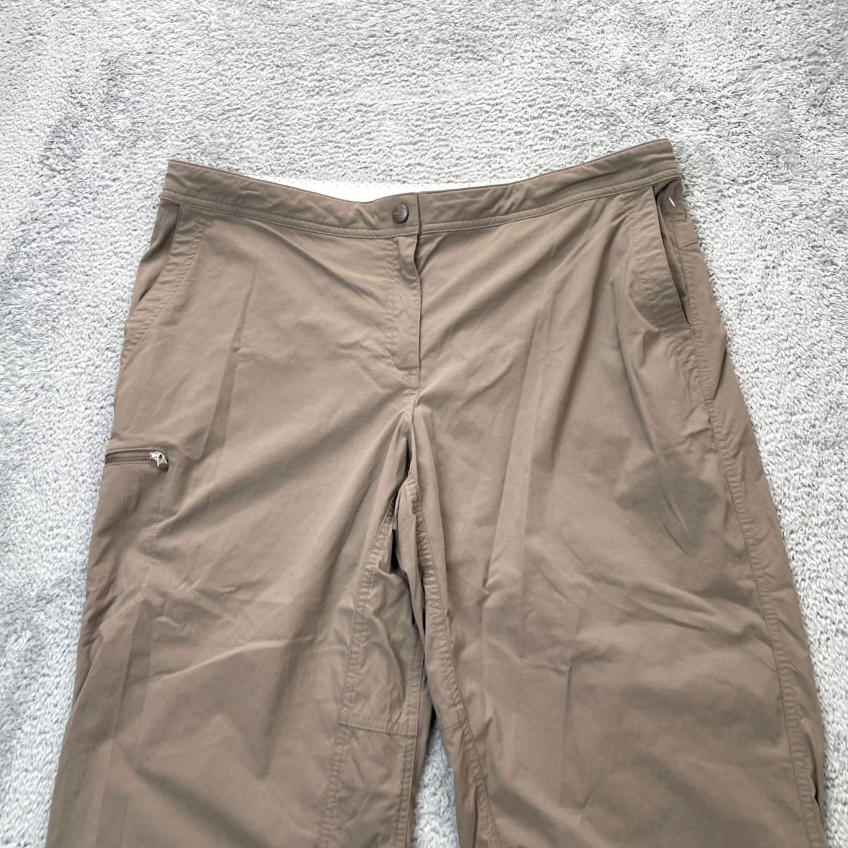 Vintage L.L. Bean Pants Womens Brown Capri Nylon Stretch Hiking Ripstop Mid Rise Size 40" / US 18 - 5 Thumbnail