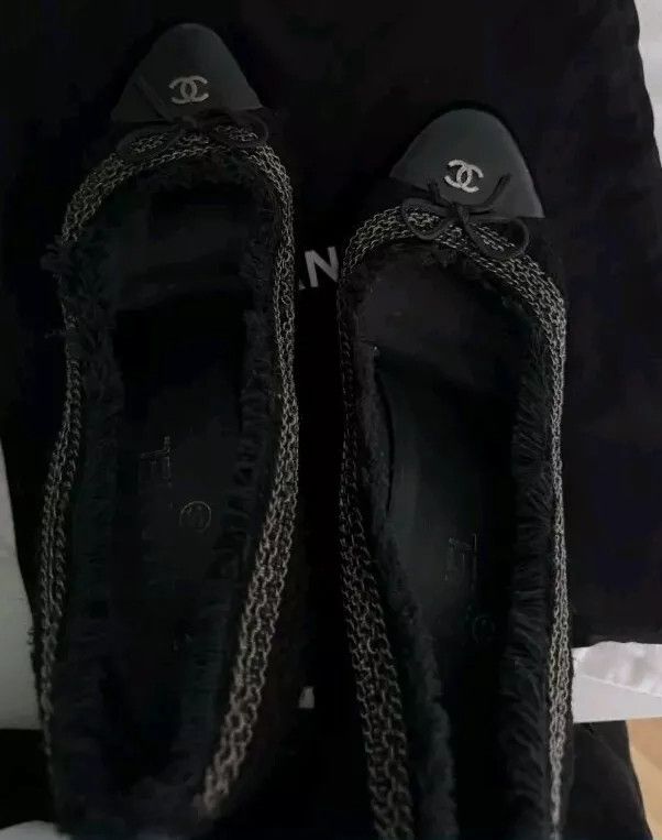 Chanel 2009 black tweed patent leather chains cap toe pumps Size US 11 / IT 41 - 7 Thumbnail