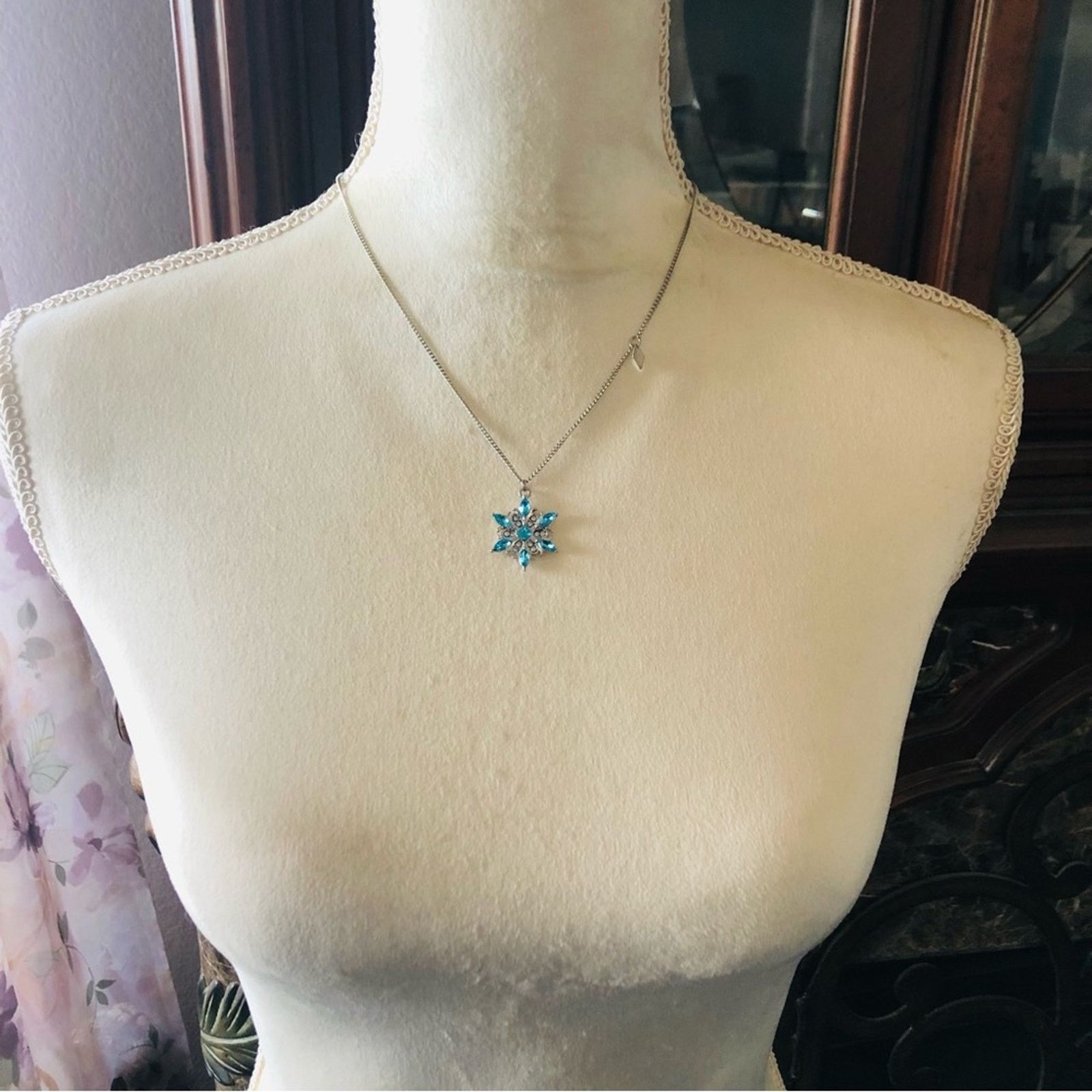 Handmade Hand crafted marquis snowflake on chain necklace Size ONE SIZE - 8 Thumbnail