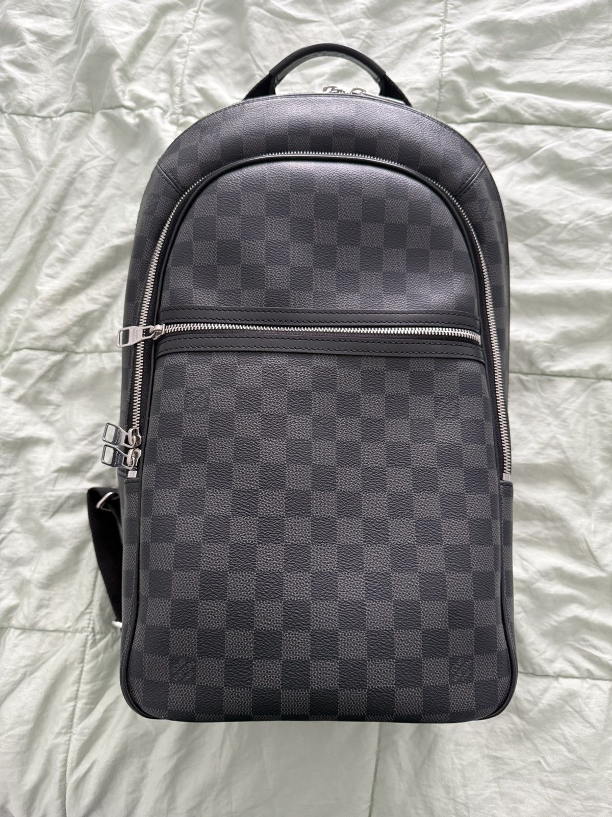 Louis Vuitton LOUIS VUITTON MENS BACKPACK Size 36 - 2 Thumbnail