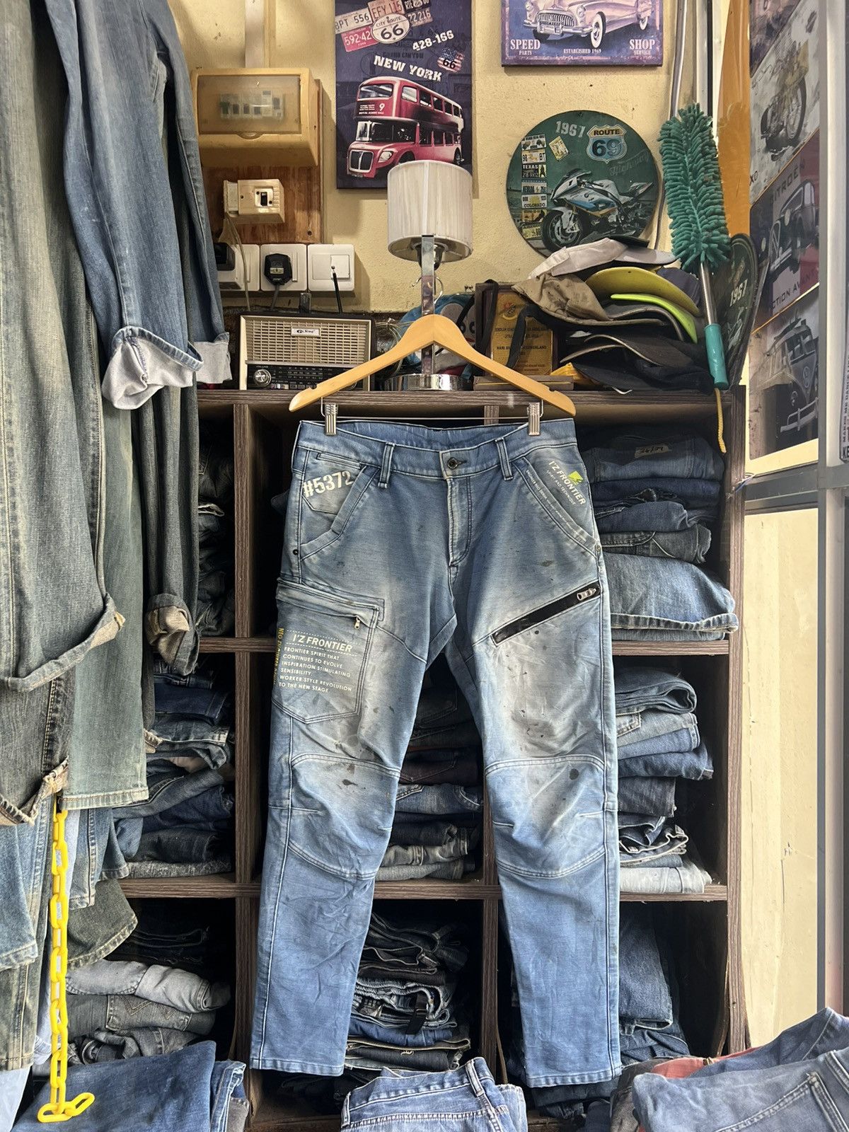 Japanese Brand 🔥Iz Frontier Distressed Denim Size US 34 / EU 50 - 3 Thumbnail