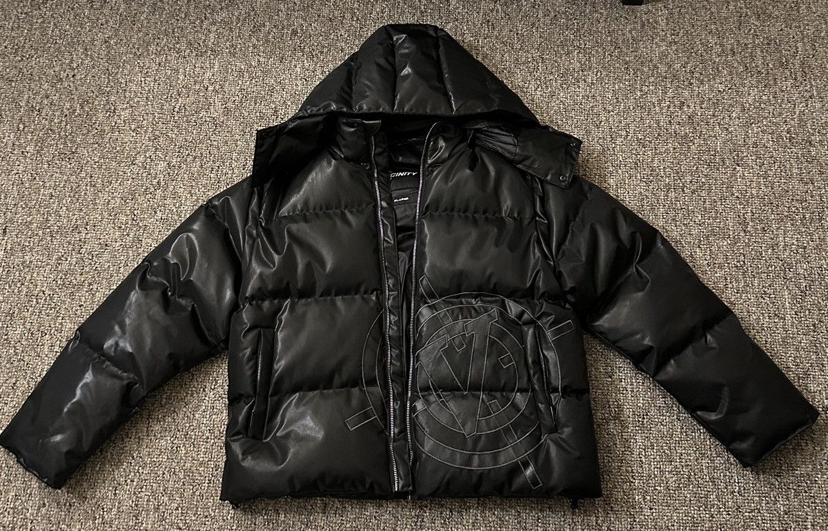 image of The North Face Vicinity Convertible Puffer Jacket in Black, Men's (Size XL)