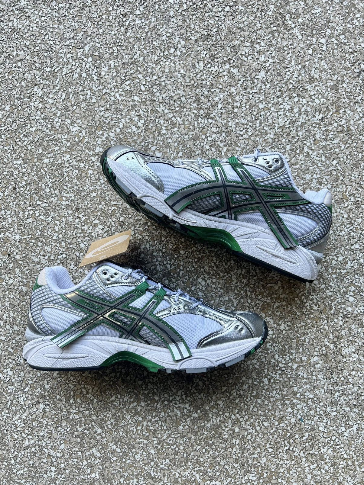 Asics Asics x Invincible Gel-Nimbus 10.1 Green Size US 9 / EU 42 - 2 Thumbnail