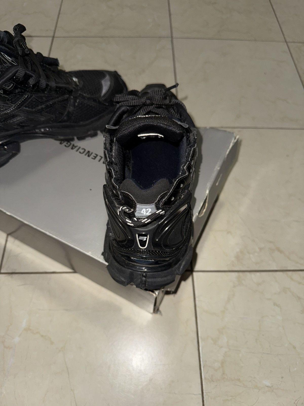 Balenciaga BALENCIAGA RUNNER SNEAKER IN BLACK Size US 9 / EU 42 - 4 Thumbnail