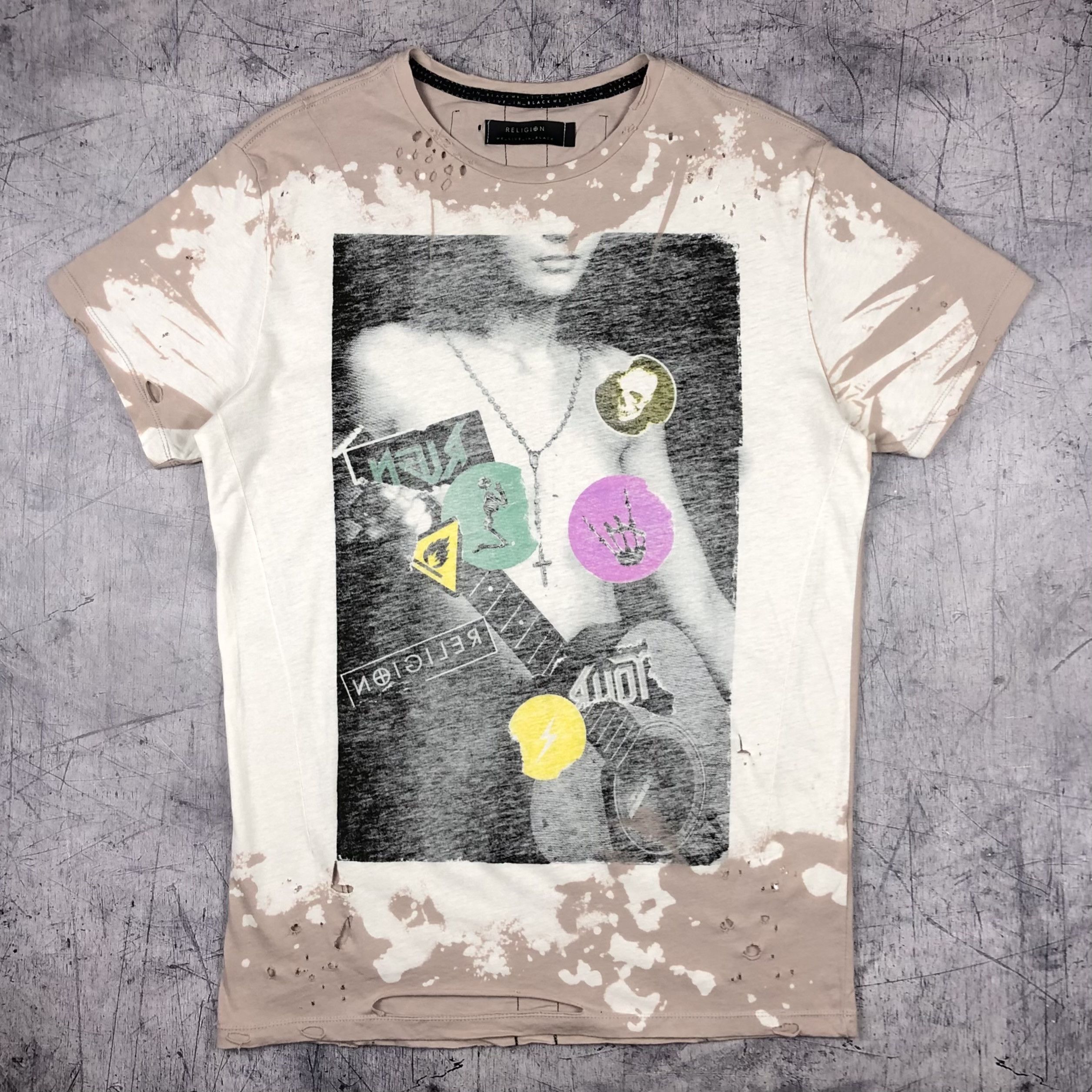 Vintage Y2K Religion Art Guitar Punk Rock Girl Tee reversible Size US L / EU 52-54 / 3 - 1 Thumbnail