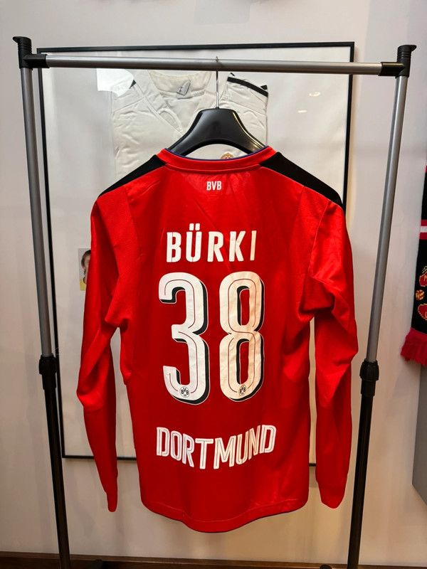 Puma Puma BVB Borussia Dortmund Goalkeeper Burki #38 Jersey S Size US S / EU 44-46 / 1 - 1 Thumbnail