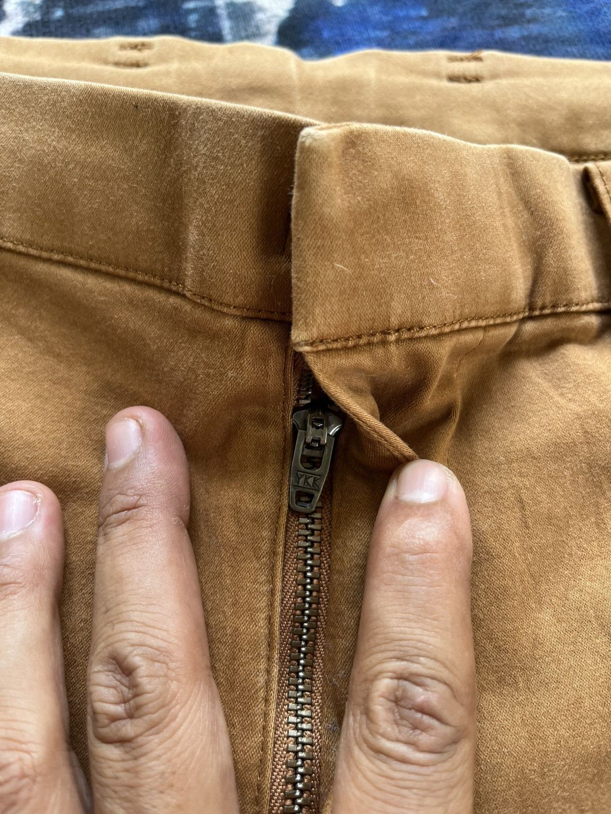 Uniqlo 🔥Uniqlo Khakis Relaxed Pants Size US 31 - 3 Thumbnail