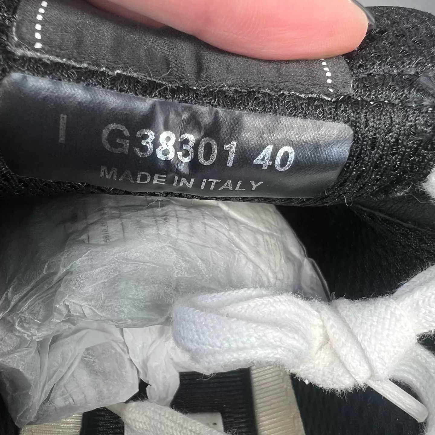 Chanel Chanel 22c Black White Trainers 40 Worn 2x Near New Size US 9.5 / EU 42-43 - 6 Thumbnail