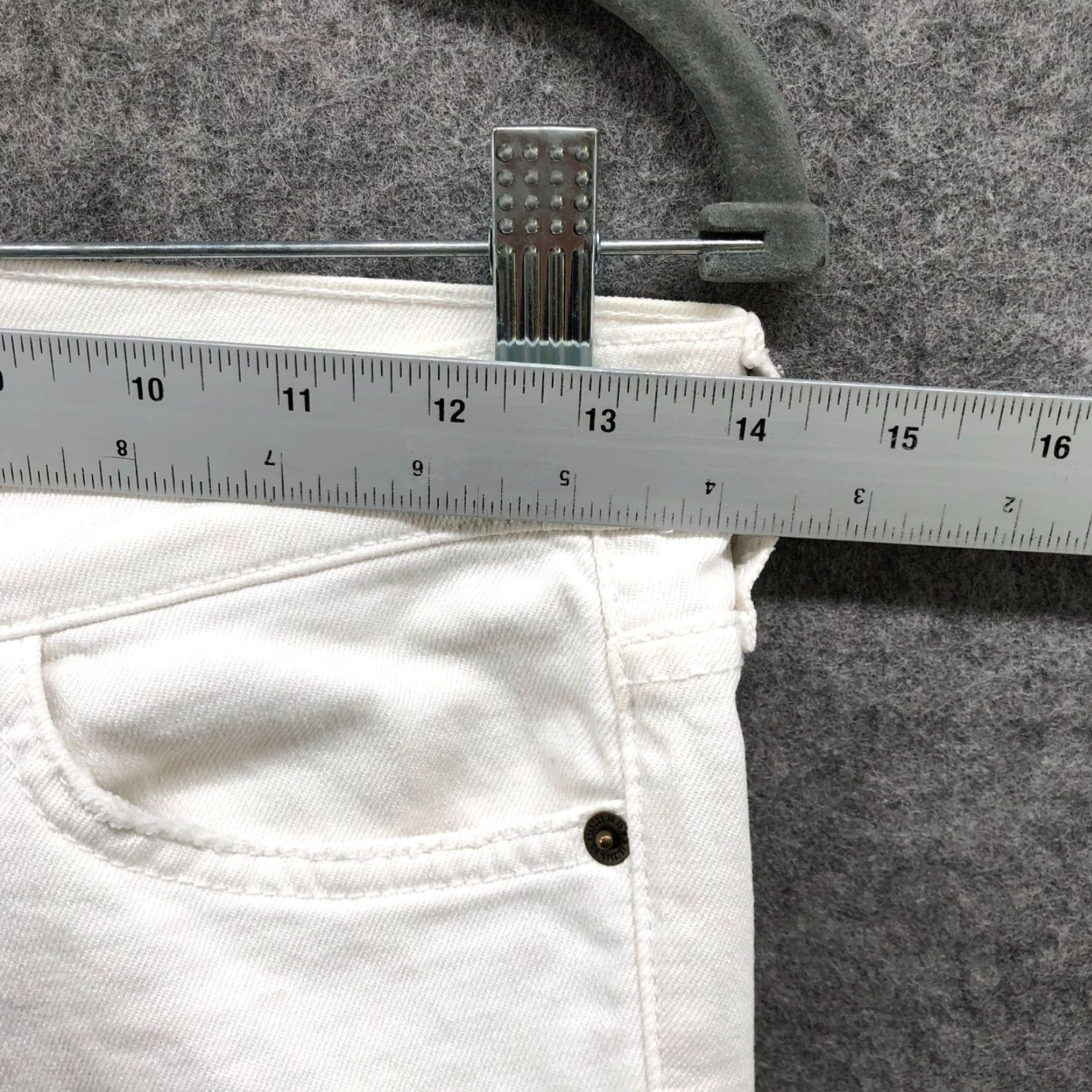 Vintage Current/Elliott Jeans Womens 25 White Skinny Low Rise Distressed Stretch 5-Pocket Denim Cotton Blend Shirt? Size 42" / US 20 - 7 Thumbnail