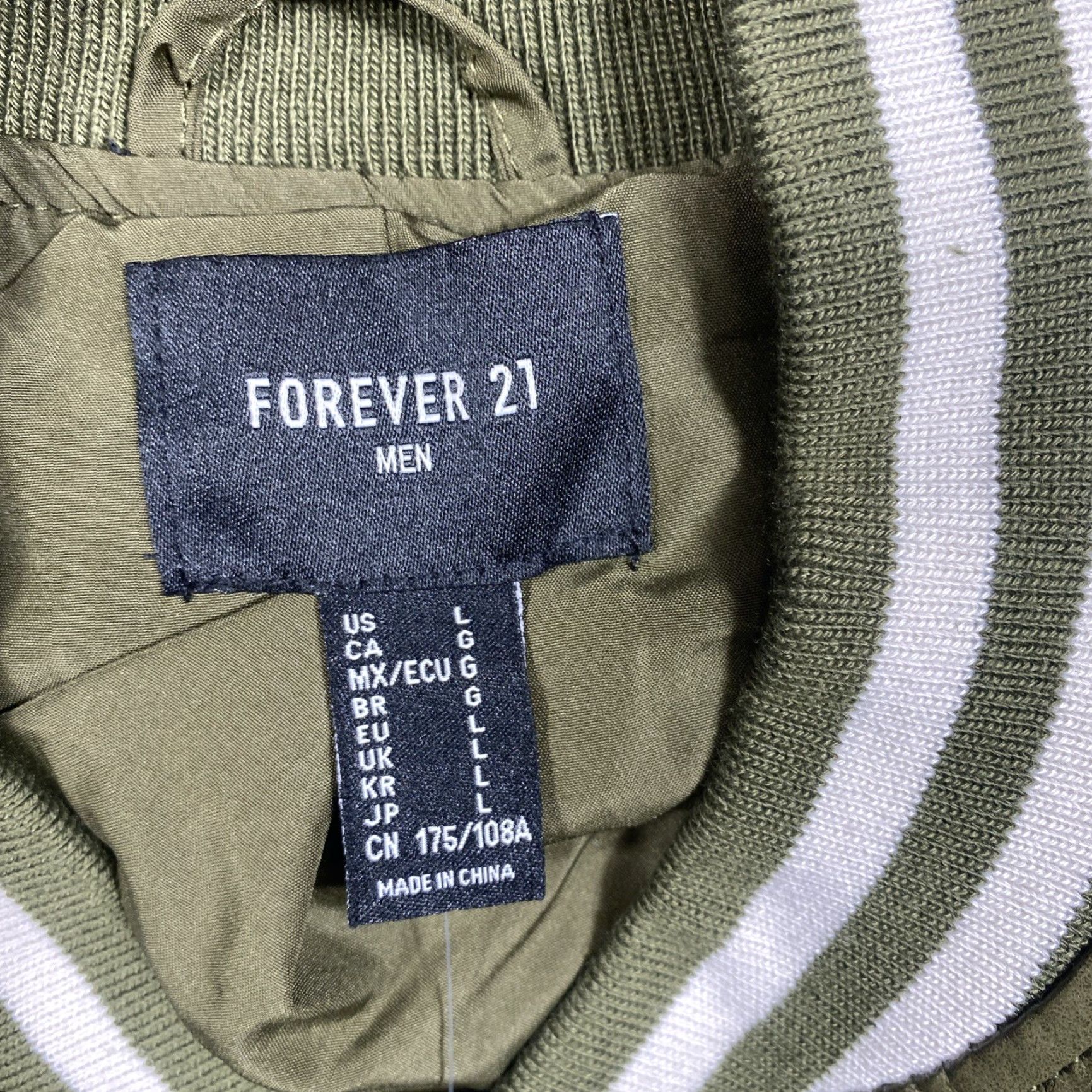Forever 21 FOREVER 21 Bomber Jacket Mens L Green Faux Animal Skin Button Front Varsity New Size US L / EU 52-54 / 3 - 3 Thumbnail