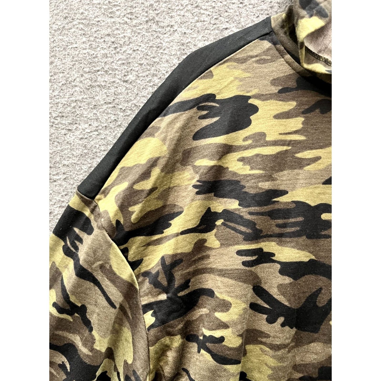 Shein SHEIN EZ Wear Color Block Long Sleeve Hooded Sweatshirt Black/Camo XXL Women Shirt Hoodie Color Block Multicolor 90s Theme Size XXL / US 16-18 / IT 52-54 - 7 Thumbnail