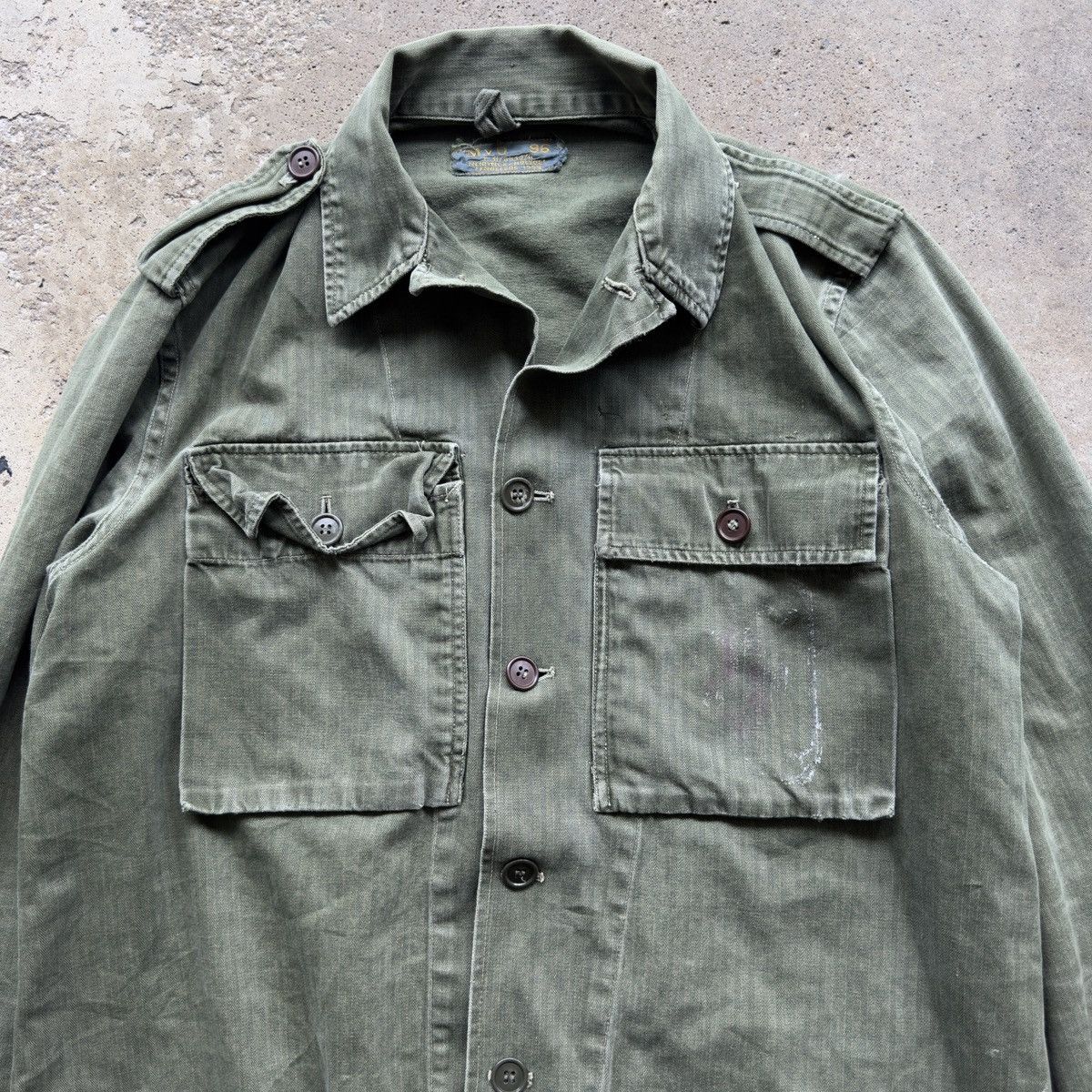 Vintage 60s Faded Thrashed HBT Herringbone Twill Field Fatigue Shirt Size US M / EU 48-50 / 2 - 4 Thumbnail